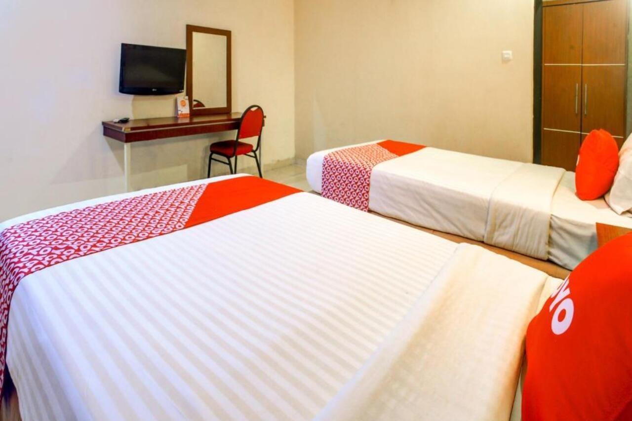 Urbanview Trisula Hotel マカッサル エクステリア 写真