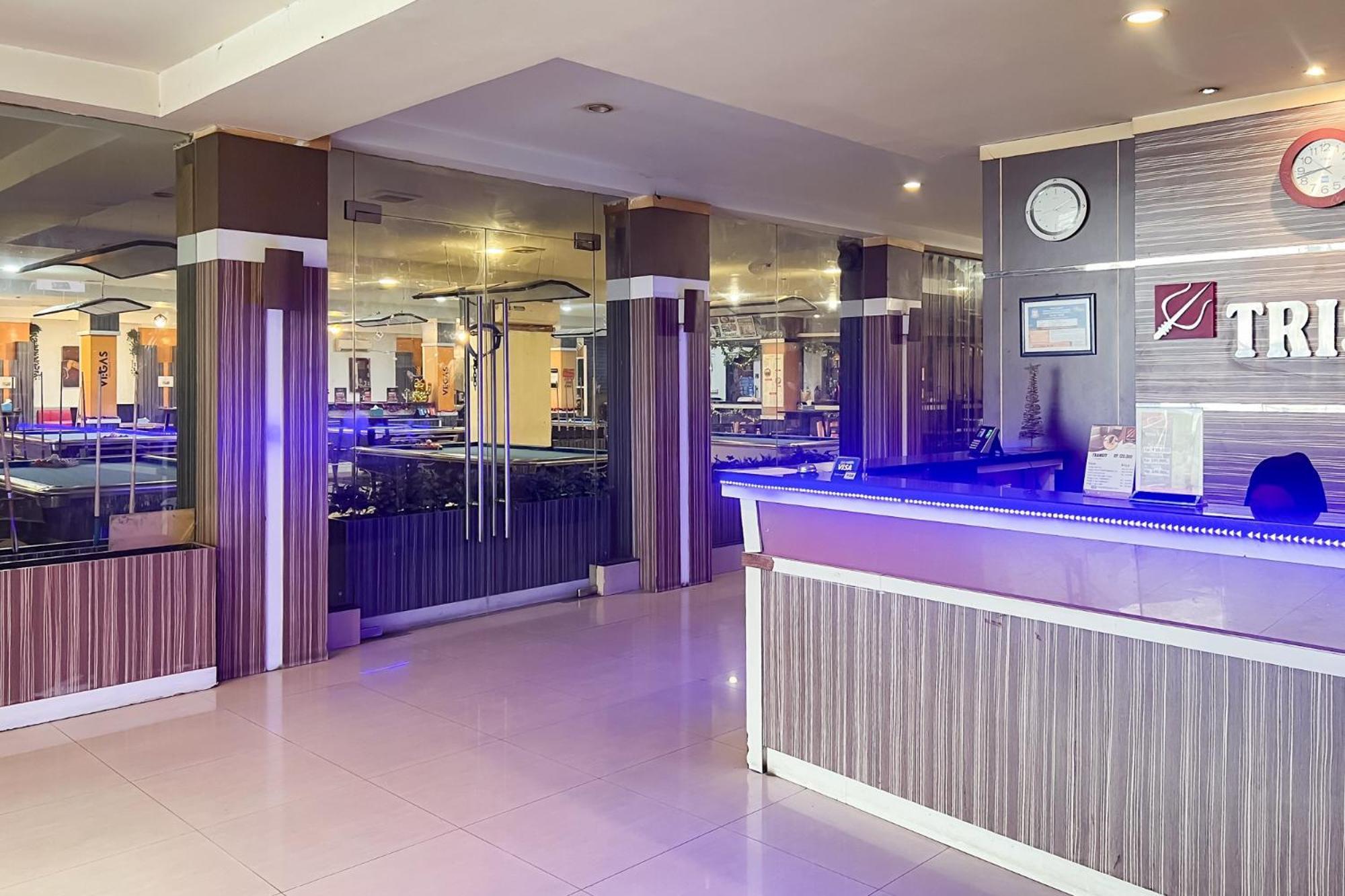 Urbanview Trisula Hotel マカッサル エクステリア 写真