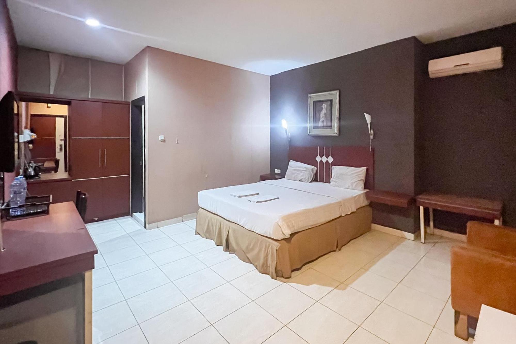 Urbanview Trisula Hotel マカッサル エクステリア 写真