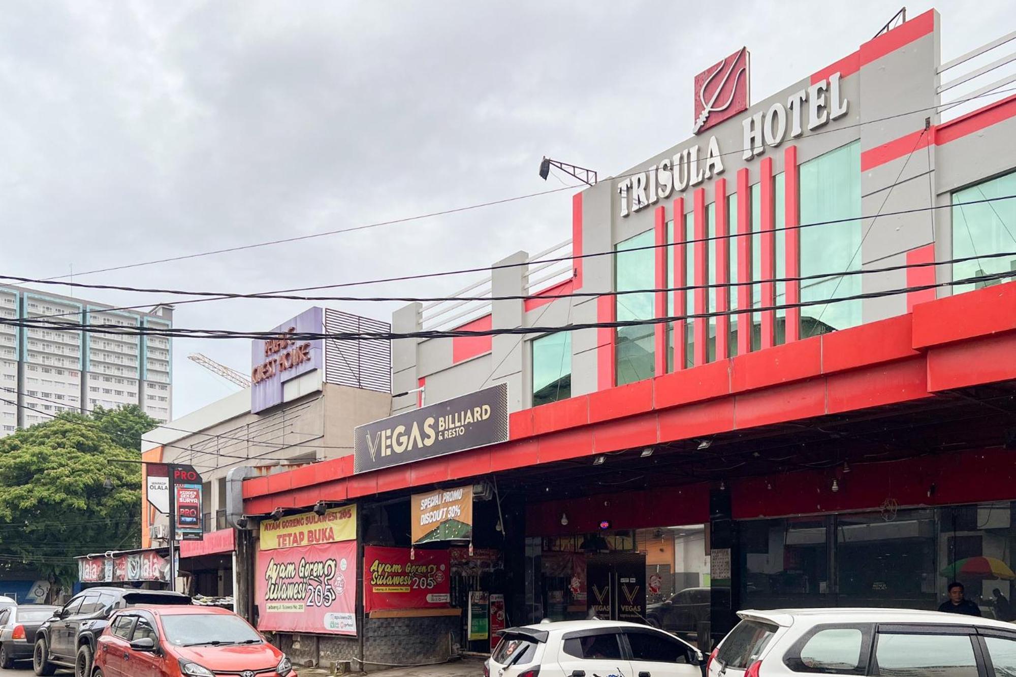 Urbanview Trisula Hotel マカッサル エクステリア 写真