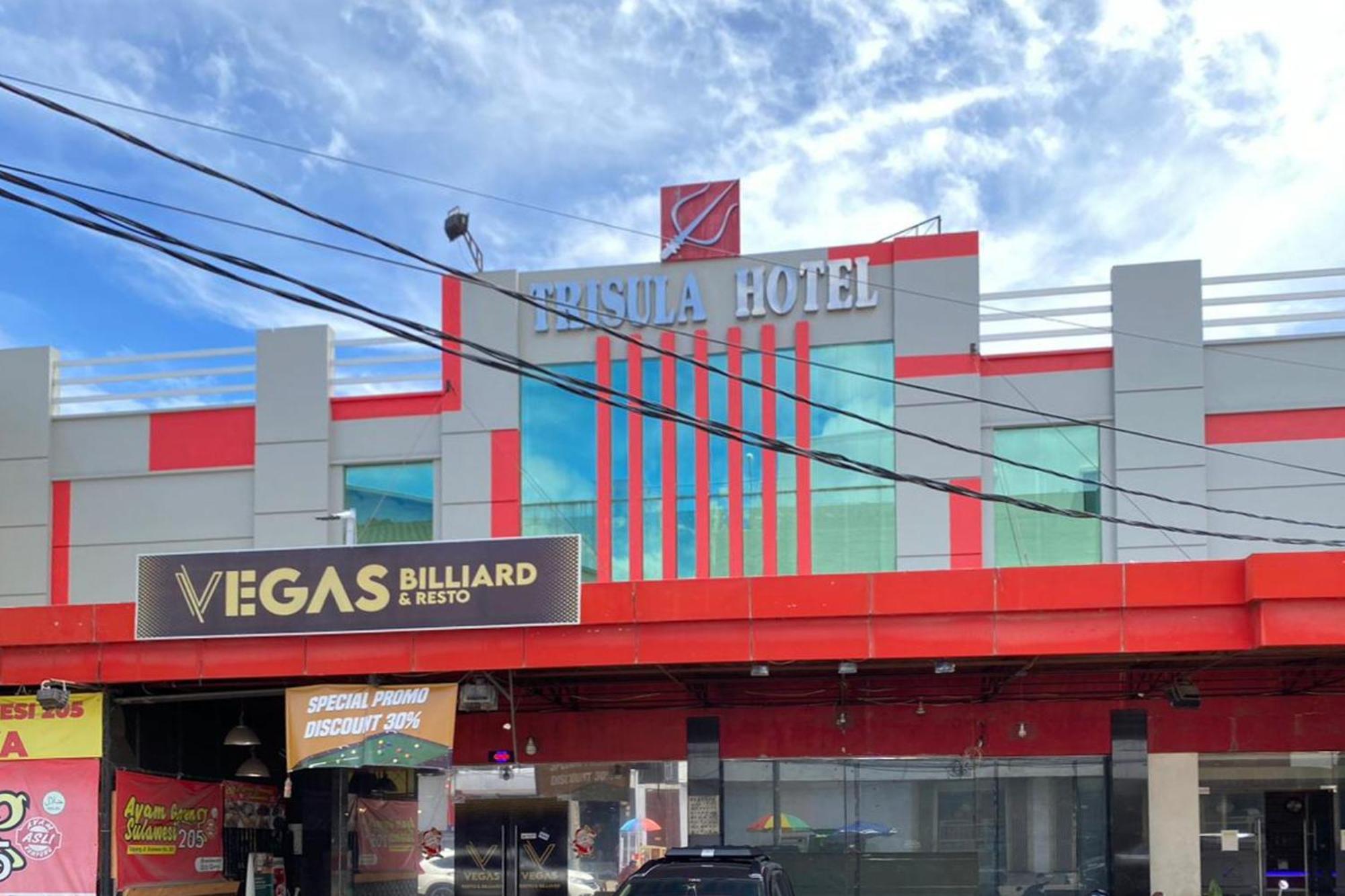 Urbanview Trisula Hotel マカッサル エクステリア 写真